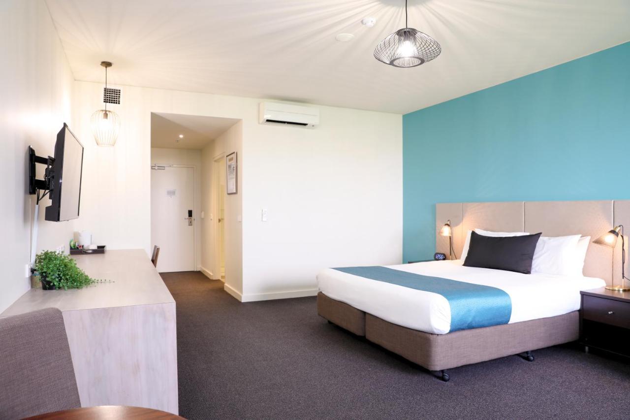 Mantra Melbourne Melton Hotell Exteriör bild