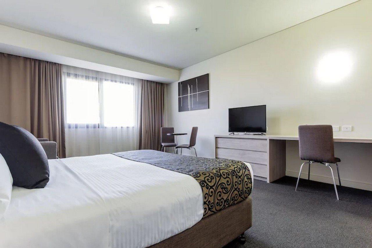 Mantra Melbourne Melton Hotell Exteriör bild