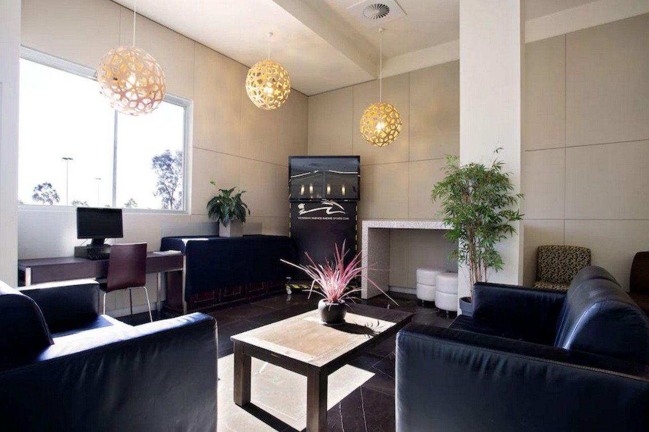 Mantra Melbourne Melton Hotell Exteriör bild
