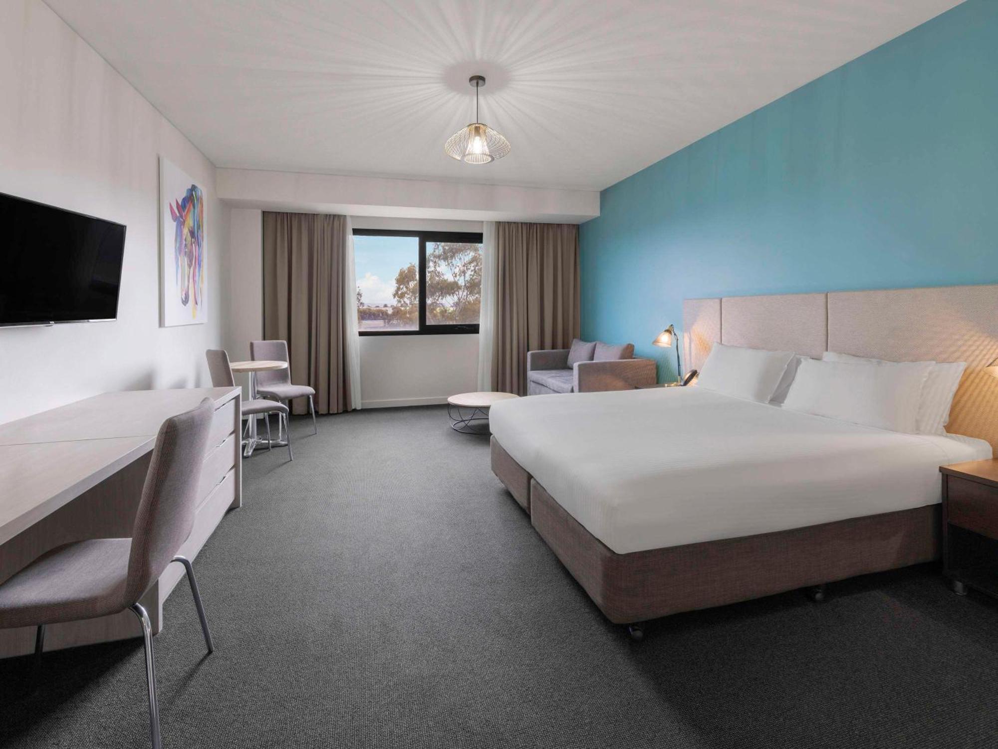 Mantra Melbourne Melton Hotell Exteriör bild