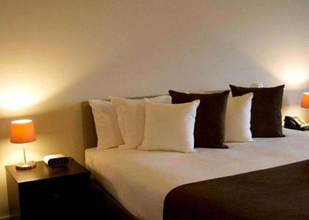 Mantra Melbourne Melton Hotell Exteriör bild