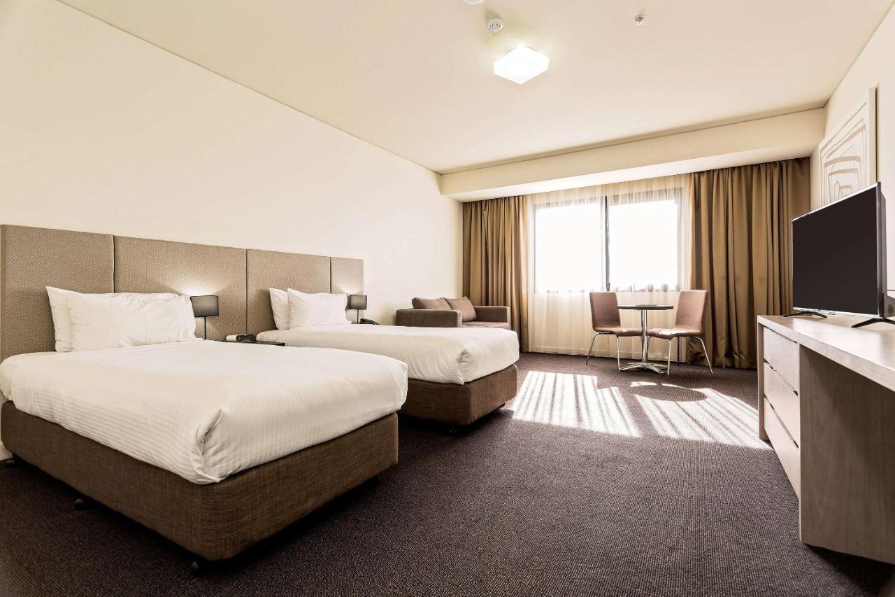 Mantra Melbourne Melton Hotell Exteriör bild